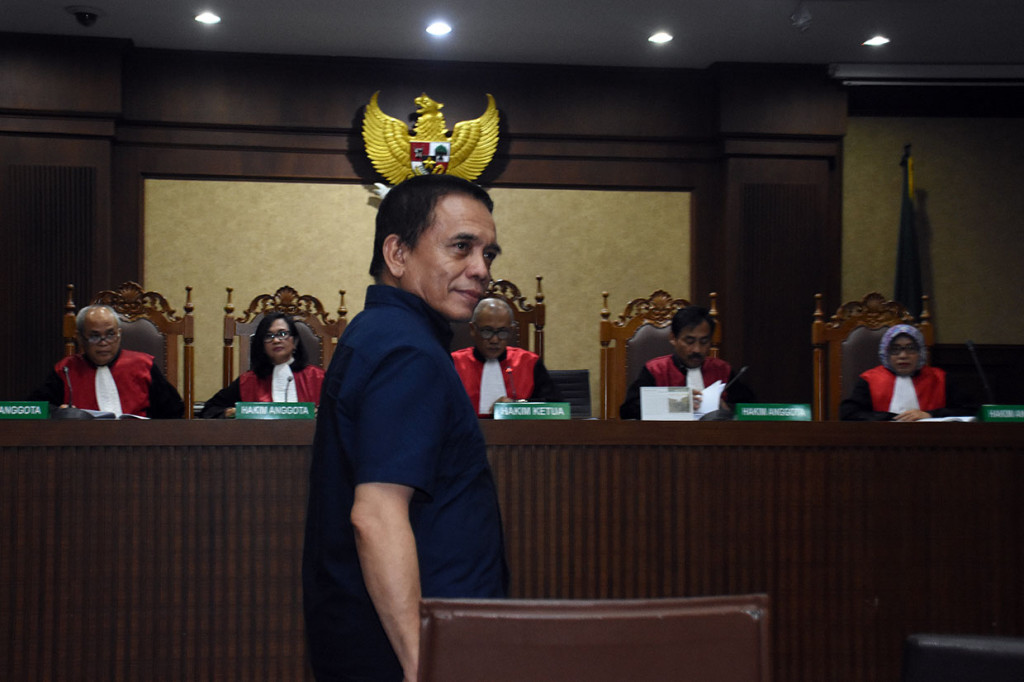 Majelis hakim memvonis Irwandi Yusuf dengan hukuman pidana tujuh tahun penjara denda Rp300 juta subsider tiga bulan kurungan, Hendri Yusal empat tahun penjara denda Rp200 juta subsider tiga bulan, dan Saiful Bahri lima tahun penjara denda Rp300 juta subsider tiga bulan kurungan.