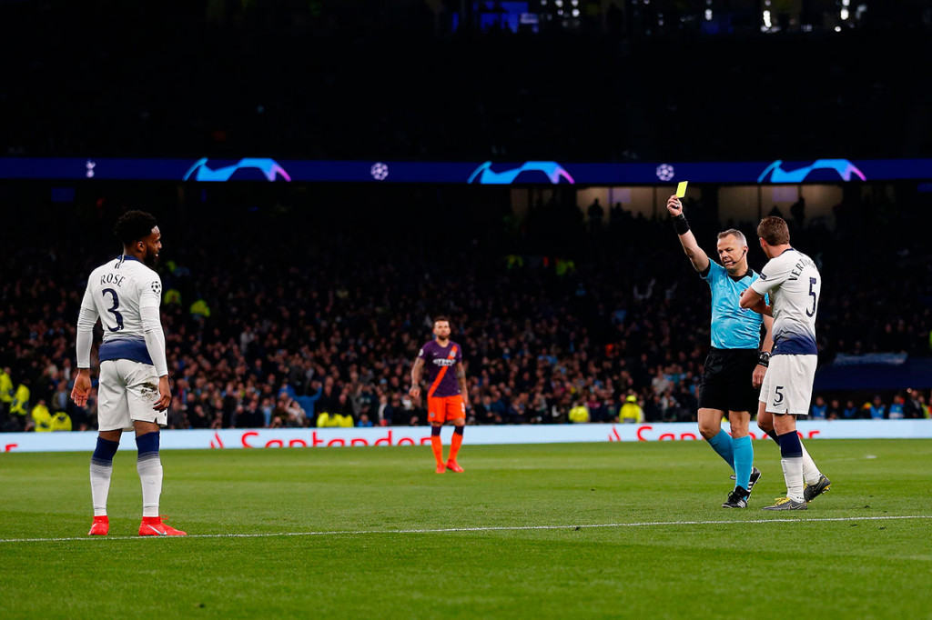 Tidak hanya itu saja, Rose juga diganjar kartu kuning akibat kejadian tersebut.