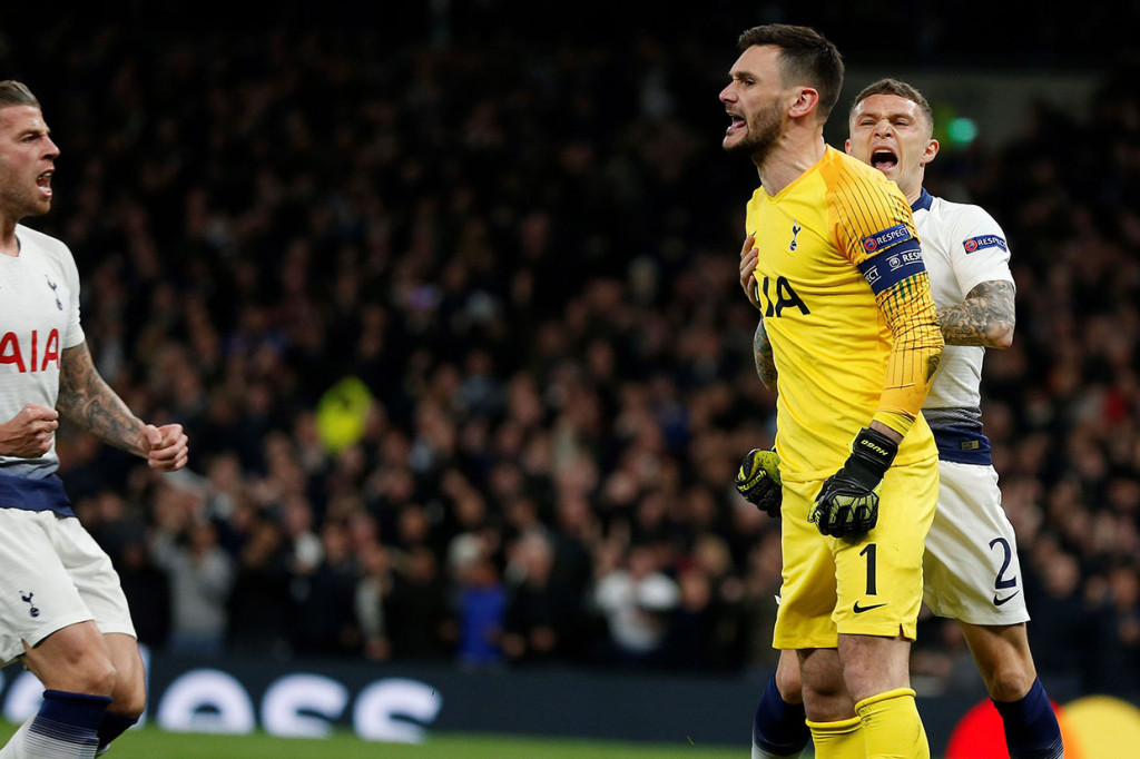 Namun sayangnya kiper Spurs Hugo Lloris berhasil menebak arah bola dan menggagalkan penalti Aguero.