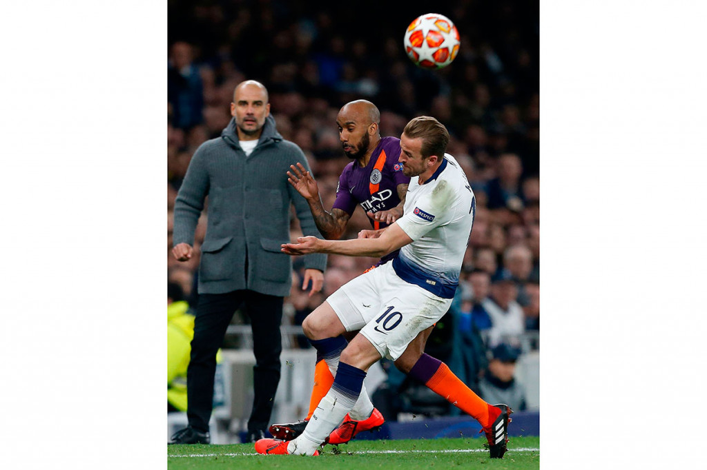 Cedera didapat setelah kaki Kane terinjak gelandang City Fabian Delph saat keduanya berebut bola.