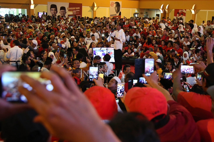 Jokowi menuturkan, tahun 2014, pasangan Jokowi-JK hanya meraih suara sebesar 43 persen di Kota Depok. Untuk itu Jokowi berharap pada tahun 2019 bisa menjadi 55 persen atau bahkan lebih.