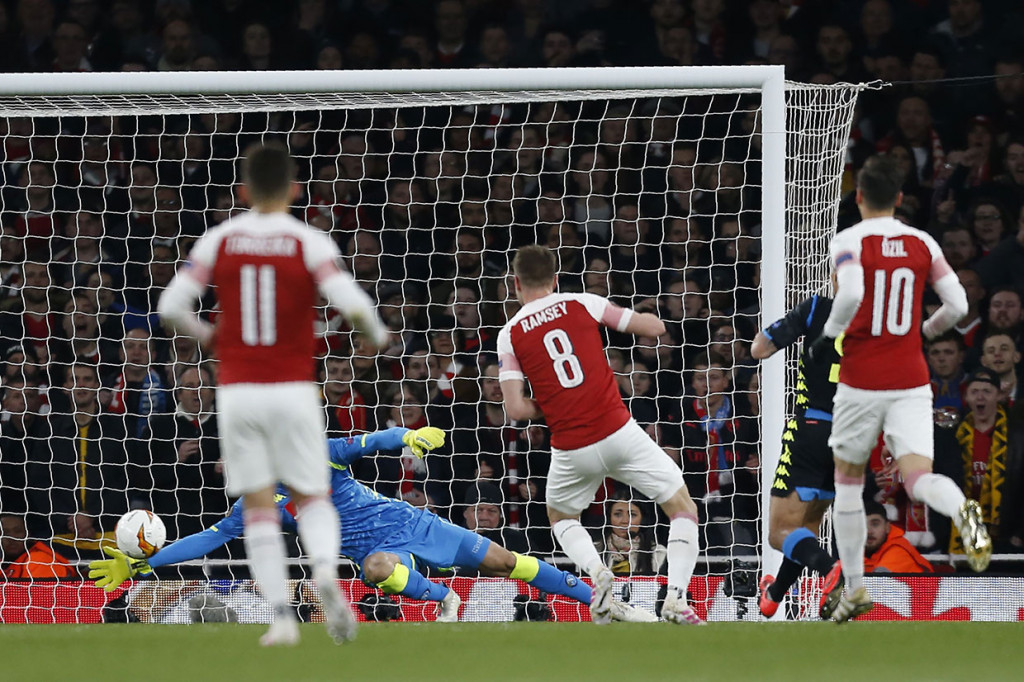 The Gunners akhirnya berhasil memecah kebuntuan pada menit ke-15. Gol berawal dari kerja sama Aaron Ramsey dengan Mesut Ozil. Dari Ozil bola dioper ke Alexandre Lacazette di sisi kanan. Umpan terobosan Lacazette diteruskan oleh Ainsley Maitland-Niles yang kemudian disontek Ramsey untuk menjadi gol.