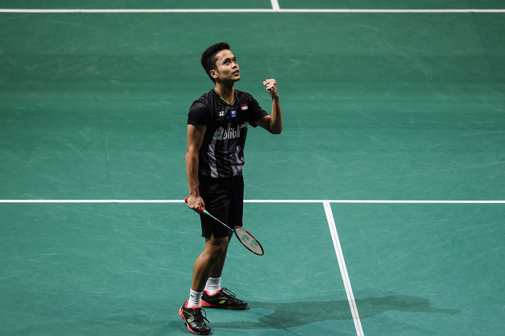 Pebulu tangkis tunggal putra Indonesia Anthony Sinisuka Ginting meluapkan kegembiraannya usai memastikan diri melangkah ke semifinal Singapura Open 2019, Jumat, 12 April 2019.