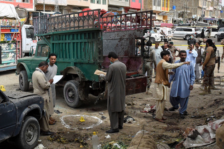 Sebuah faksi Taliban Pakistan mengklaim serangan yang terjadi di ibu kota provinsi Balochistan barat daya itu. Kelompok itu menyatakan berkolaborasi dengan Lashkar-e-Jhangvi (LeJ), yang telah berada di balik berbagai serangan berdarah terhadap Muslim Syiah di Pakistan. Tidak ada konfirmasi segera dari LeJ.