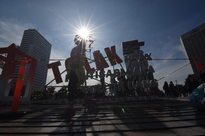 Sejumlah komunitas masyarakat mensosialisasikan kegiatan Pemilu damai tanpa hoaks dan golput menjelang pelaksanaan Pemilu serentak pada hari Rabu 17 April 2019 mendatang. 