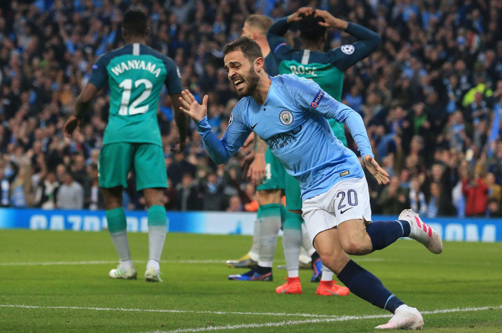 Laga semakin seru saat tuan rumah berhasil menyamakan kedudukan dua menit kemudian lewat Bernardo Silva.