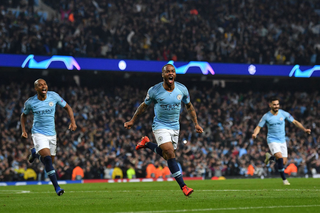 Sterling kembali mencatatkan namanya di papan skor pada menit ke-21 untuk membawa timnya unggul 3-2.