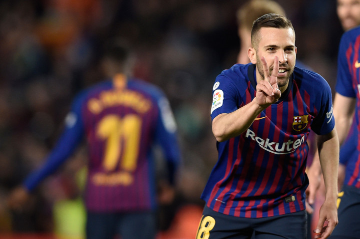 Baru dua menit selepas kedudukan kembali imbang, Barcelona berbalik unggul lagi lewat aksi Jordi Alba.