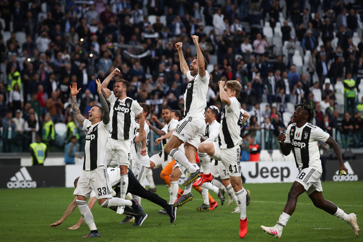 Juventus kembali menjadi juara Liga Italia untuk yang kedelapan kali secara beruntun setelah di pekan ke-33 mengalahkan Fiorentina dengan skor tipis 2-1. 