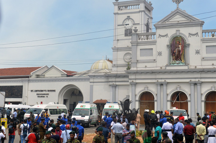Sebelumnya kepolisian Sri Lanka menyebut ledakan terjadi di tiga gereja di kota Kolombo, Negombo, dan Battilocoa.