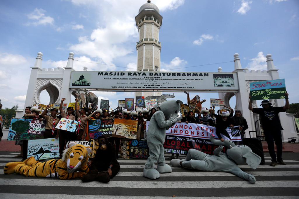 Mereka mengkampanyekan penyelamatan empat satwa yang terancam punah yakni gajah, harimau, badak dan orangutan. Antara Foto/Irwansyah Putra