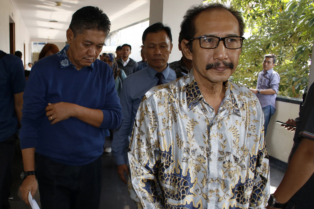 Jaksa menyebut suap itu untuk mempengaruhi putusan perkara perdata yang melibatkan CV CLM.