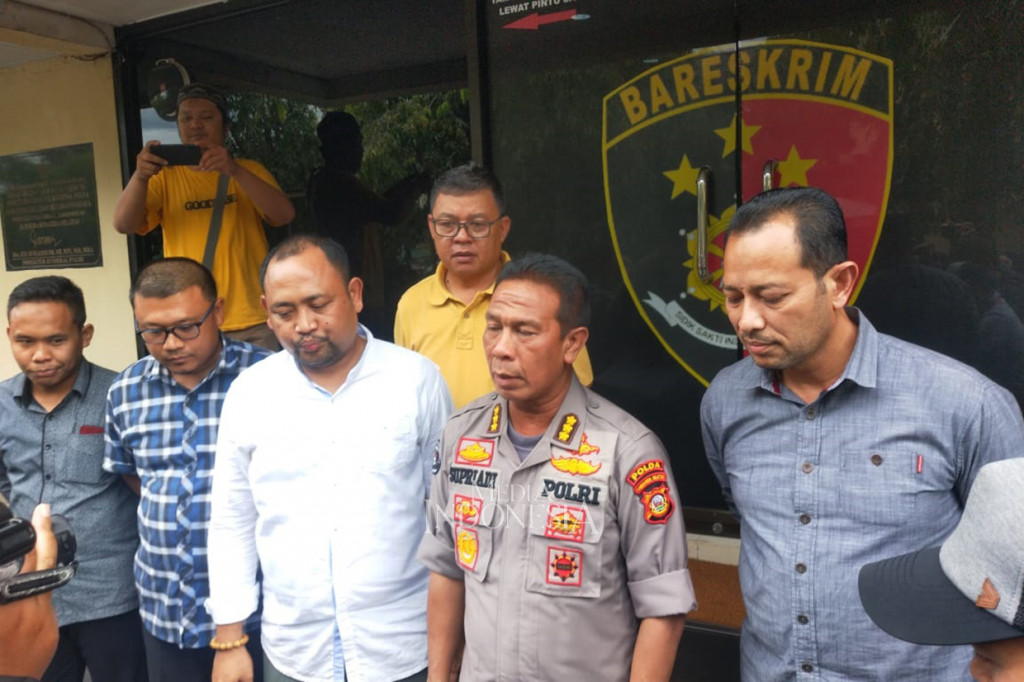 Menurut Supriadi, SI membeli kukang tersebut seharga Rp 100.000 dari para warga yang berburu satwa yang dilindungi itu.