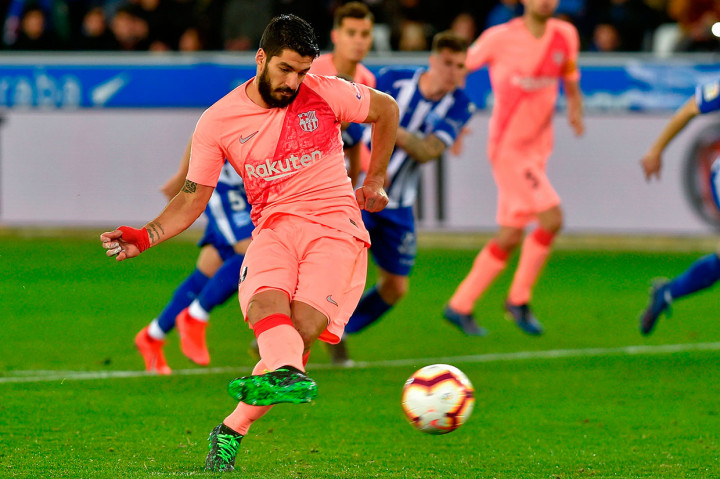 Luis Suarez yang maju sebagai eksekutor tidak menyia-nyiakan kesempatan tersebut untuk membawa timnya unggul 2-0.