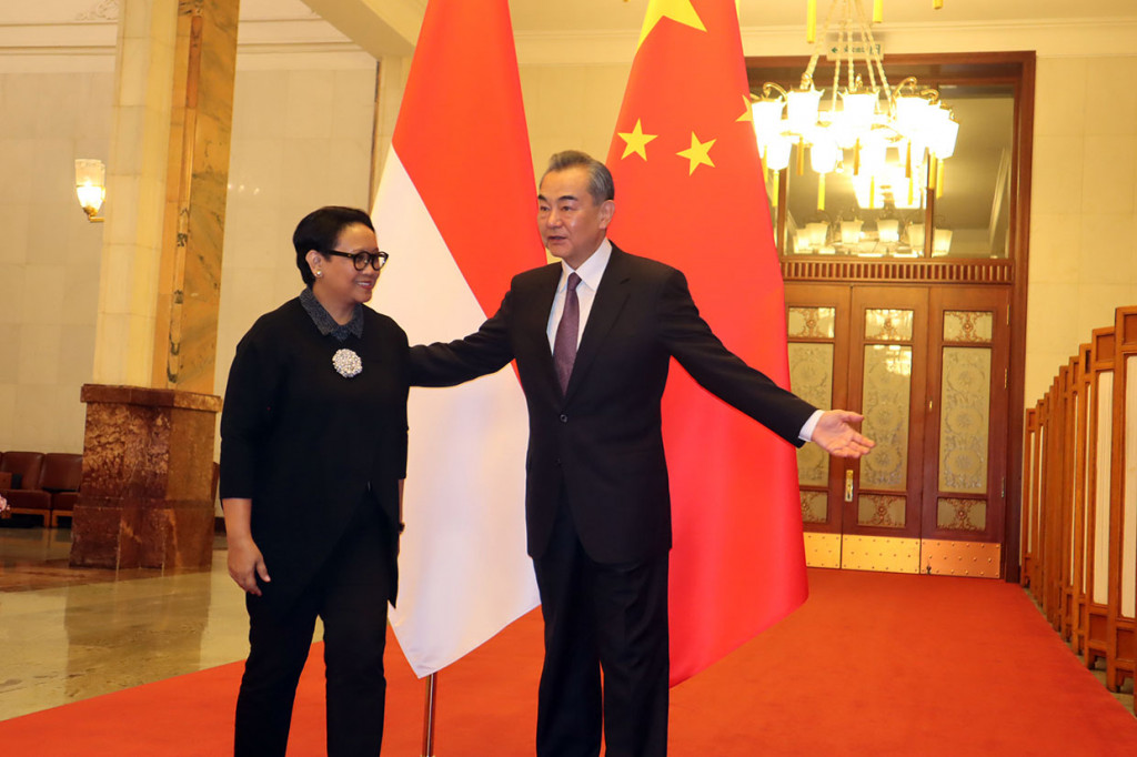 Wang Yi memuji Pemerintah Indonesia atas keberhasilannya menyelenggarakan Pemilihan Umum Serentak pada 17 April 2019 dengan aman dan lancar. 