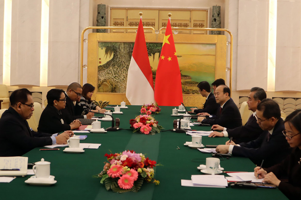 Dalam pertemuan tersebut, Wang Yi --yang didampingi beberapa pejabat, termasuk Duta Besar Tiongkok untuk Indonesia Xiao Qian-- menganggap Indonesia mitra terpenting bagi negara berpenduduk terbanyak di dunia itu.
