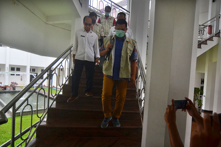 Diketahui, penggeledahan tersebut terkait dugaan suap usulan dana perimbangan keuangan daerah pada RAPBN Perubahan Tahun Anggaran 2018/2019.