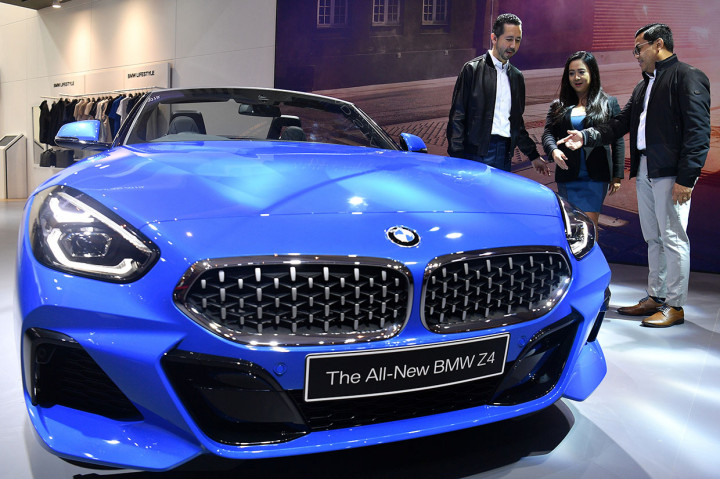 BMW Group meluncurkan All-New BMW Z4 dalam gelaran IIMS 2019 di  JIExpo Kemayoran, Jakarta, Kamis, 25 April 2019. Kendaraan dengan mesin 2.0 L 4-silinder tersebut dijual dengan harga Rp1,459 miliar off-the-road. Antara Foto/Sigid Kurniawan