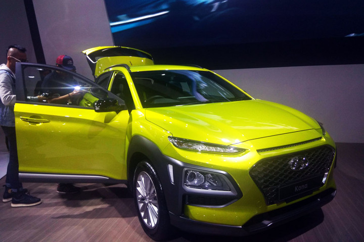 PT Hyundai Mobil Indonesia (HMI) meluncurkan produk medium Sport Utility Vehicle (SUV) terbarunya, Hyundai Kona, yang siap dipasarkan dengan banderol Rp363,9 juta on the road Jakarta. MI/Haufan Hasyim Salengke