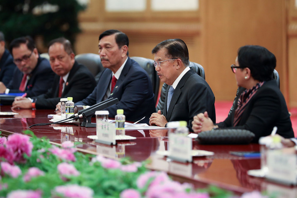 Sementara itu, Wapres Kalla menyampaikan salam hormat Presiden Joko Widodo dan permohonan maafnya karena tidak bisa menghadiri undangan Presiden Xi dalam Konferensi Kerja Sama Internasional Sabuk Jalan (BRF) II di Beijing pada 24-27 April 2019. 