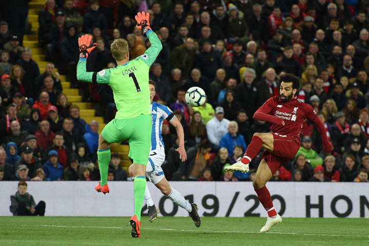 Pada akhir babak pertama Mohamed Salah menambah keunggulan menjadi 3-0 lewat sepakan lop setelah menerima umpan dari Trent Alexander-Arnold.