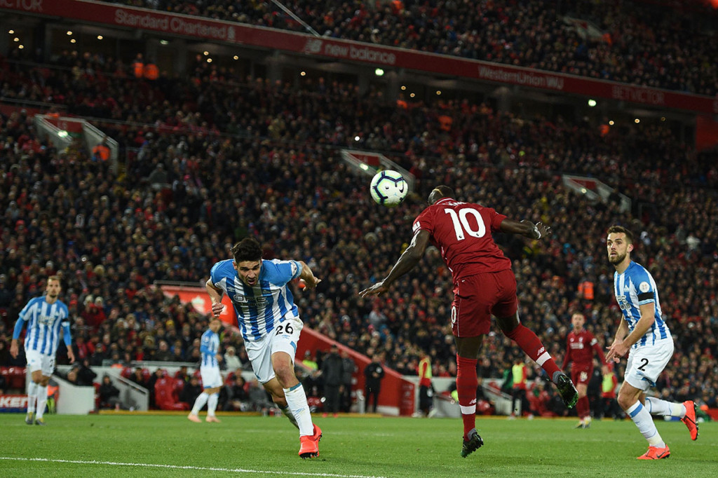 Pada menit ke-66 Sadio Mane kembali mencatatkan namanya di papan skor untuk membawa timnya unggul 4-0. Sundulan Mane menyambun umpan silang Jordan Henderson menghujam gawang Huddersfield.