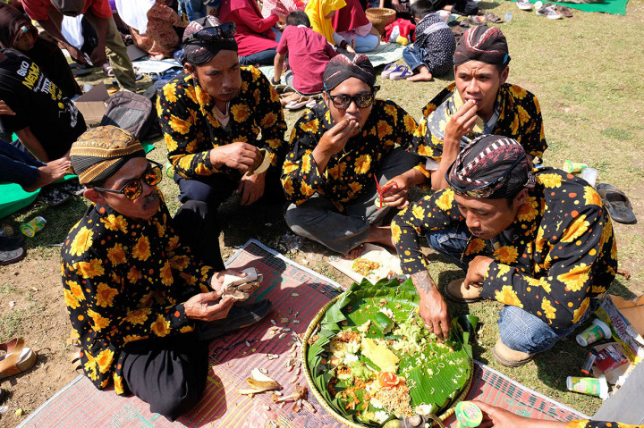 Kegiatan doa bersama memulai musim tanam tembakau yang diikuti puluhan ribu petani tembakau dan kopi tersebut sebagai permohonan kepada Tuhan YME agar petani diberi kesejahteraan dan kesuksesan.