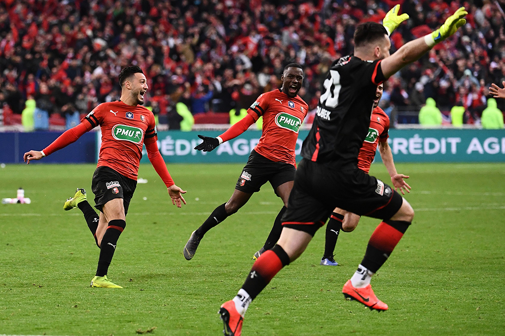 Rennes berhasil come back setelah sempat tertingga jauh dari PSG di babak pertama, dan menyamakan kedudukan 2-2 sebelum akhirnya menang lewat drama adu penalti dengan skor 6-5. Afp Photo/Anne-Christine Poujoulat