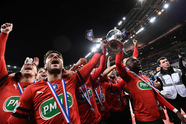 Bagi Rennes, trofi itu menjadi pertama kalinya untuk mereka setelah terakhir kali meraih trofi Piala Liga Prancis tersebut pada 1971 silam. Afp Photo/Anne-Christine Poujoulat