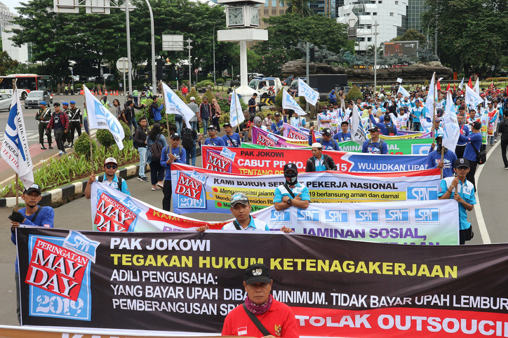 Adapun di Jakarta sendiri terdapat 9 titik perayaan Hari Buruh yakni Istana Negara, Patung Kuda Monas, Bundaran HI, Istora Senayan, Kementerian Ketenagakerjaan, Tugu Monas, Tugu Tani, dan Gedung DPR/MPR. Antara Foto/Kuntum Khaira Riswan