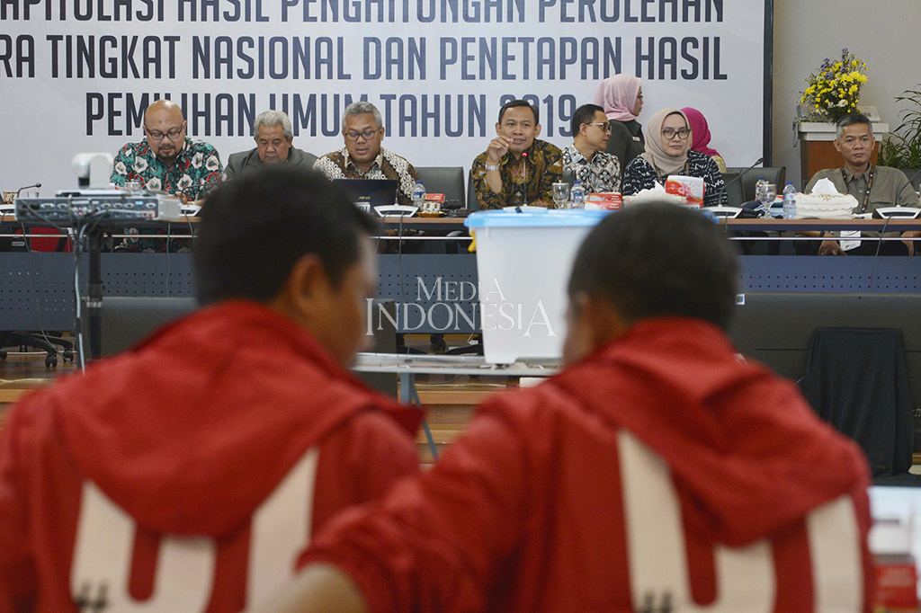 Pada rapat pleno sebelumnya, sebanyak 7 dari 130 PPLN telah direkap.