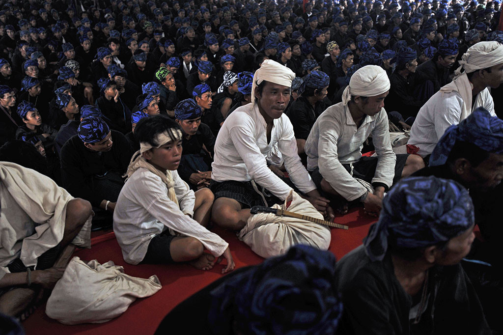 Seba Baduy yang diikuti oleh 1.037 orang itu merupakan tradisi tahunan warga Baduy untuk menyerahkan hasil bumi sekaligus untuk berkomunikasi dengan Bapak Gede atau Gubernur Banten. 