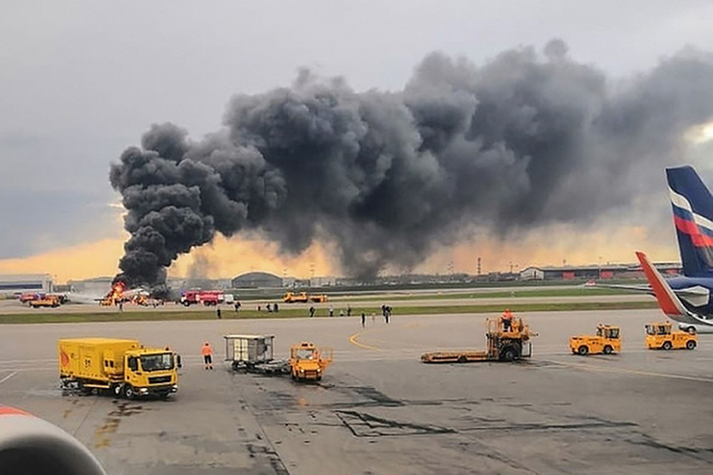Pesawat maskapai Aeroflot itu baru saja lepas landas ketika terpaksa kembali ke bandara dan melakukan pendaratan darurat. Afp Photo/Russian Investigative Committee