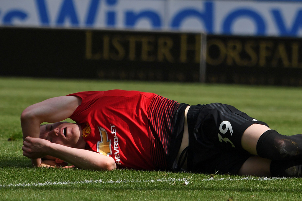 Tambahan satu angka dari pertandingan ini membuat MU tak bergerak dari posisi keenam klasemen Premier League dengan raihan 66 angka dari 37 pertandingan. 