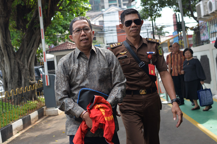 Joko Driyono ditetapkan menjadi tersangka kasus dugaan pencurian dengan pemberatan dan atau menghilangkan barang untuk pembuktian dan atau menghalangi pemeriksaan pada 15 Februari 2019.