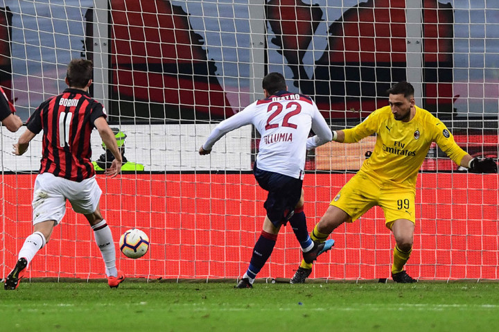 Tim tamu memperkecil ketertinggalan lewat Mattio Destro lima menit kemudian.