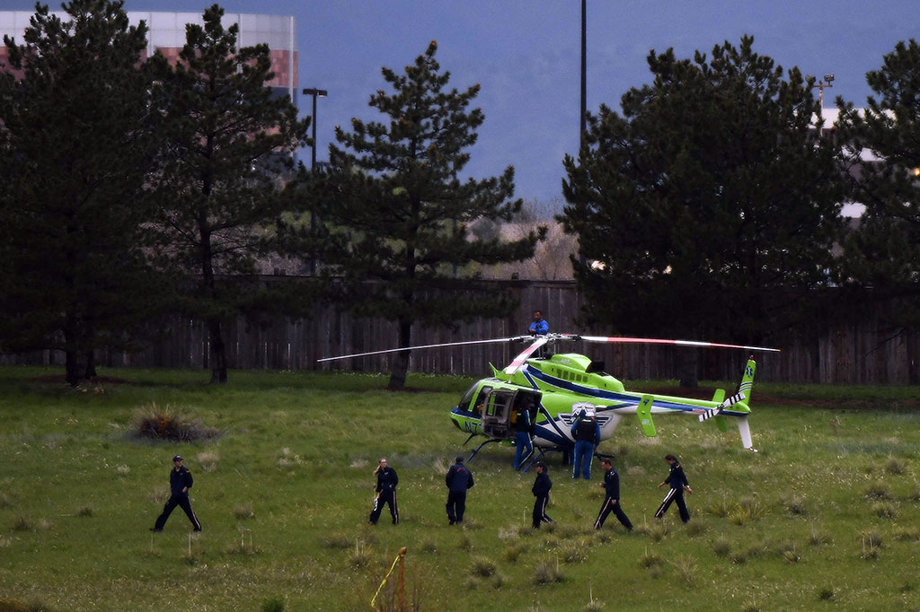 Pelaku penembakan, seorang pria dewasa dan seorang remaja yang merupakan murid sekolah di tempat tersebut telah ditahan oleh aparat keamanan. Sementara senjata api juga ditemukan di tempat kejadian.