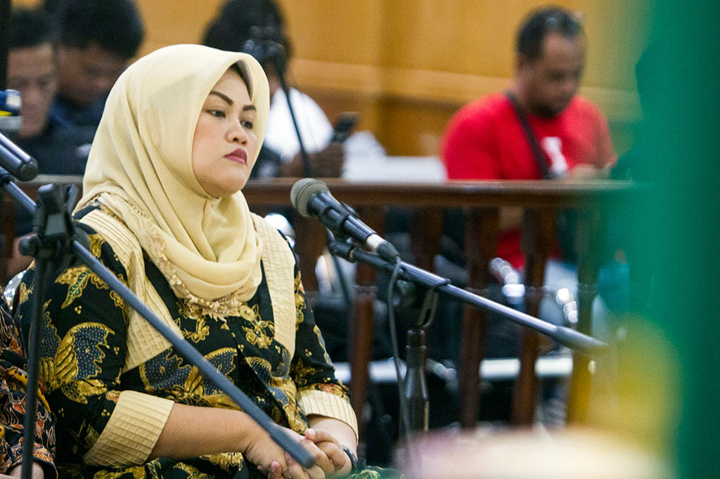 Jaksa menyebutkan Neneng dengan meyakinkan terbukti bersalah menerima sejumlah uang dari proyek Meikarta demi memuluskan izin proyek tersebut. 