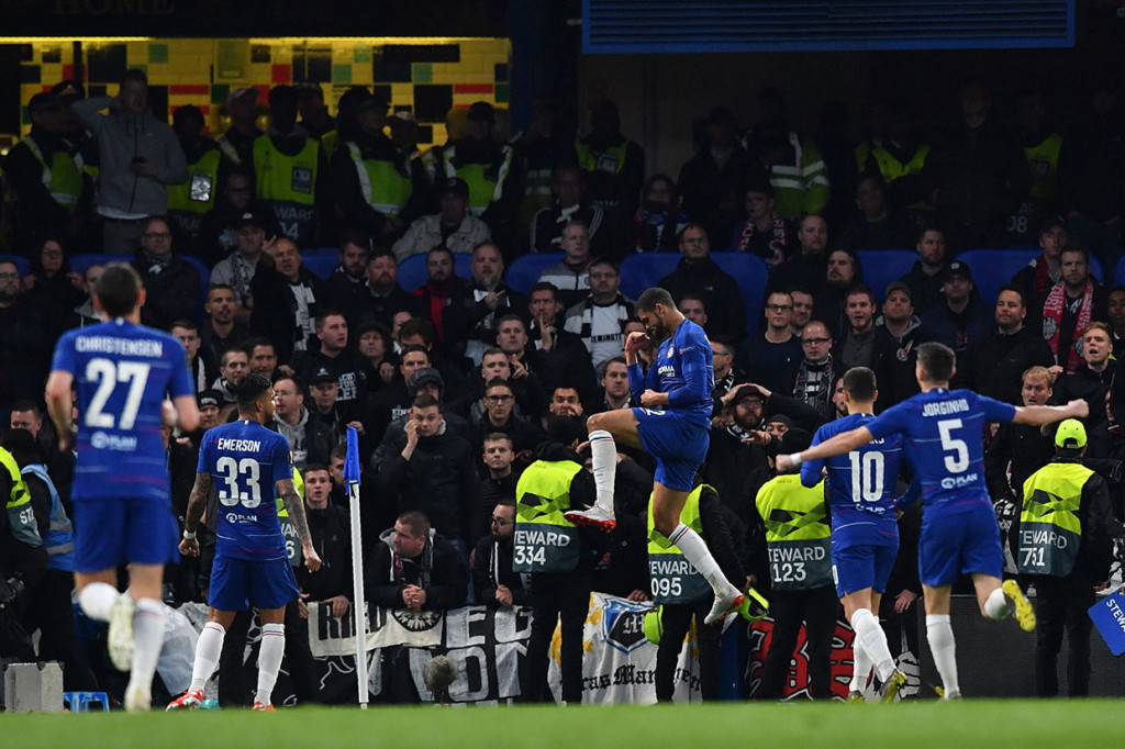 Di waktu normal, Chelsea unggul terlebih dahulu pada menit ke-28 lewat sontekan melengkung Ruben Loftus-Cheek.