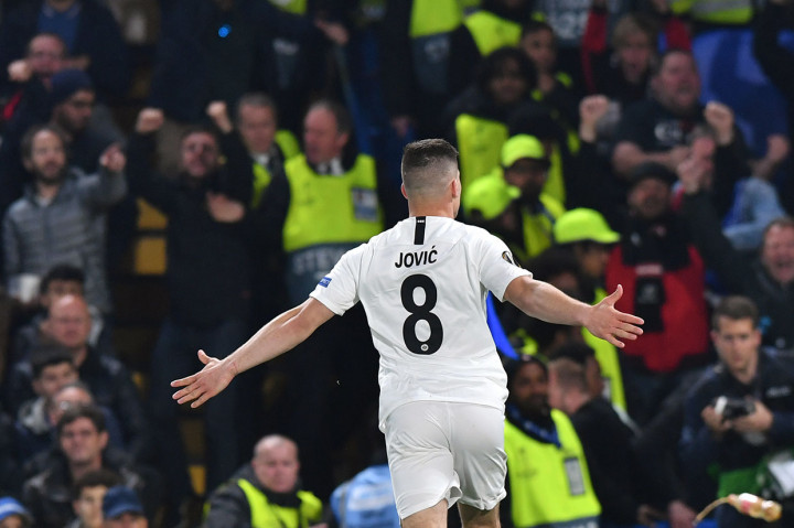 Empat menit babak kedua berjalan Frankfurt dapat menyamakan kedudukan lewat Luka Jovic.