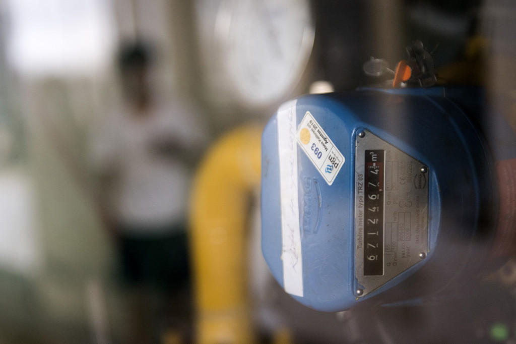 Menurut Direktur Utama PGN Gigih Prakoso penggunaan jaringan gas bumi meningkatkan taraf hidup perekonomian masyarakat, khususnya kota Cirebon merupakan salah satu pusat industri yang maju di Provinsi Jawa Barat. Selain itu gas bumi jauh lebih hemat, murah serta aman dibanding bahan bakar lainnya.