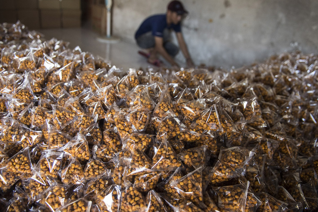 Dalam sehari klitik Irwan mampu memproduksi ribuan kilogram makanan yang di jual ke berbagai daerah di pulau Jawa. Dengan gas bumi sentra produksi tersebut mampu meningkatkan daya saingnya.
