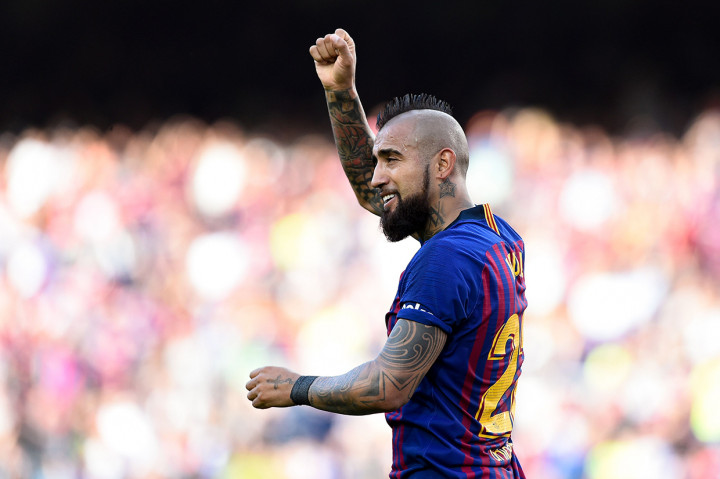 Meski tampil dominan, Barca butuh waktu 39 menit untuk bisa menjebol gawang Getafe. Diawali free kick Messi dari sisi kanan, bola mengarah ke kotak penalti dan disundul Gerard Pique. David Soria bisa menepisnya tapi bola langsung disambar Arturo Vidal jadi gol.

