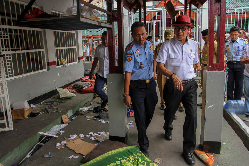 Yasonna juga berjanji akan menindak pelaku kerusuhan yang dipicu oleh kemarahan para tahanan.