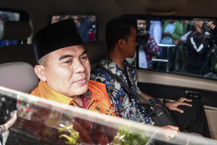 Ahmad ditahan di Rumah Tahanan (Rutan) cabang KPK di Pomdam Jaya Guntur selama 20 hari ke depan.

