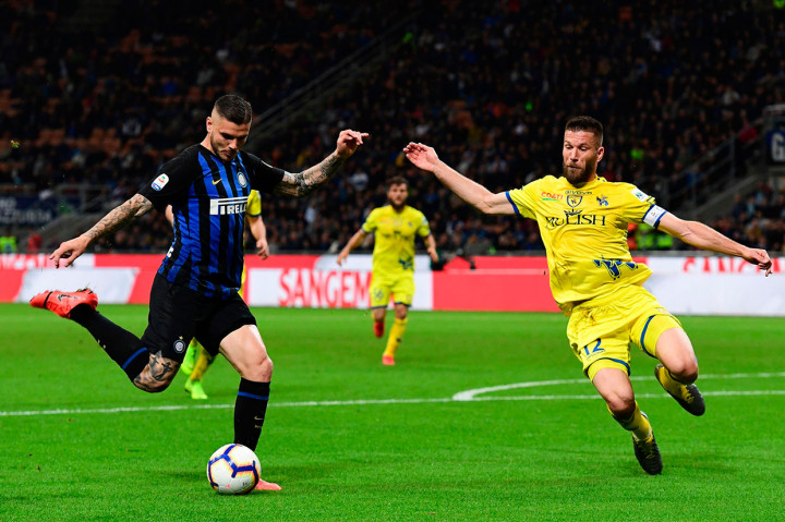 Bermain di hadapan pendukungnya sendiri, Inter Milan menguasai jalannya pertandingan sejak awal laga. Namun solidnya pertahanan Chievo menyulitkan para pemain Inter untuk mencetak gol.