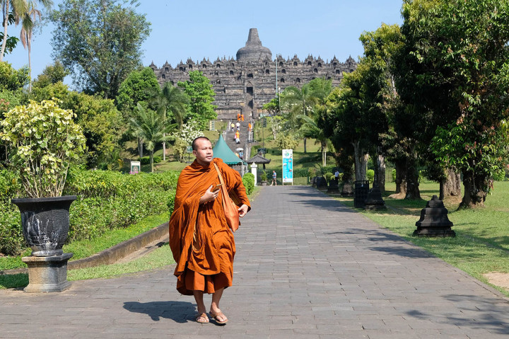 Ratusan Bhiksu dari berbagai negara telah tiba di Candi Borobudur untuk merayakan hari raya Tri Suci Waisak 2563 BE/2019. Antara Foto/Anis Efizudin