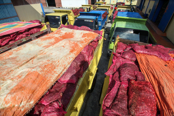 Bawang merah selundupan tersebut disita dari KM Rahmat Laot GT 25 bernomor 3105/PPF dan KM Samudra Al Mubarakah GT 45 bernomor 1385/PPF pada 14 April 2019 di perairan Jambo Aye, Aceh Utara pada 16 April lalu.