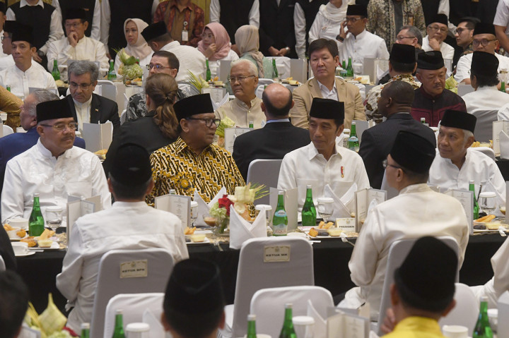 Acara ini juga dihadiri sejumlah tokoh-tokoh dan petinggi partai politik.