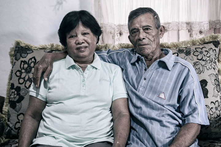 Kehadiran anak-anak tapol yang masih gadis pun menimbulkan benih-benih cinta dari para tahanan politik yang masih bujangan. Banyak dari mereka yang menikah dan memilih menetap di Buru. Seperti Sugito, pria kelahiran 1942 itu jatuh hati dengan seorang anak tahanan politik bernama Sugiharti yang akhirnya menikah pada masa tahanan politik 1978 meski di akte pernikahannya tertulis pekerjaan seorang tahanan politik.